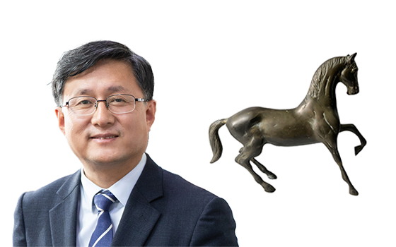 김성환 더불어민주당 정책위의장은 말 모형을 위아자에 보내왔다. 사진 더불어민주당·위스타트