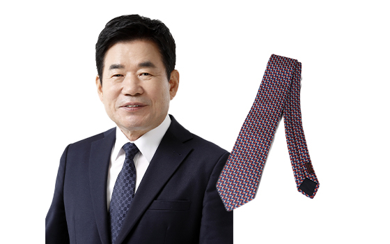 김진표 국회의장은 ‘양심 넥타이’를 기증했다. 사진 국회의장실·위스타트